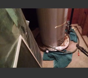 allthumbsdiy-plumbing-bradfordwhite-water-tank-leak-1-fl