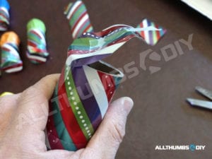 allthumbsdiy-crafts-confetti-popper-p-tube-seal-hinge